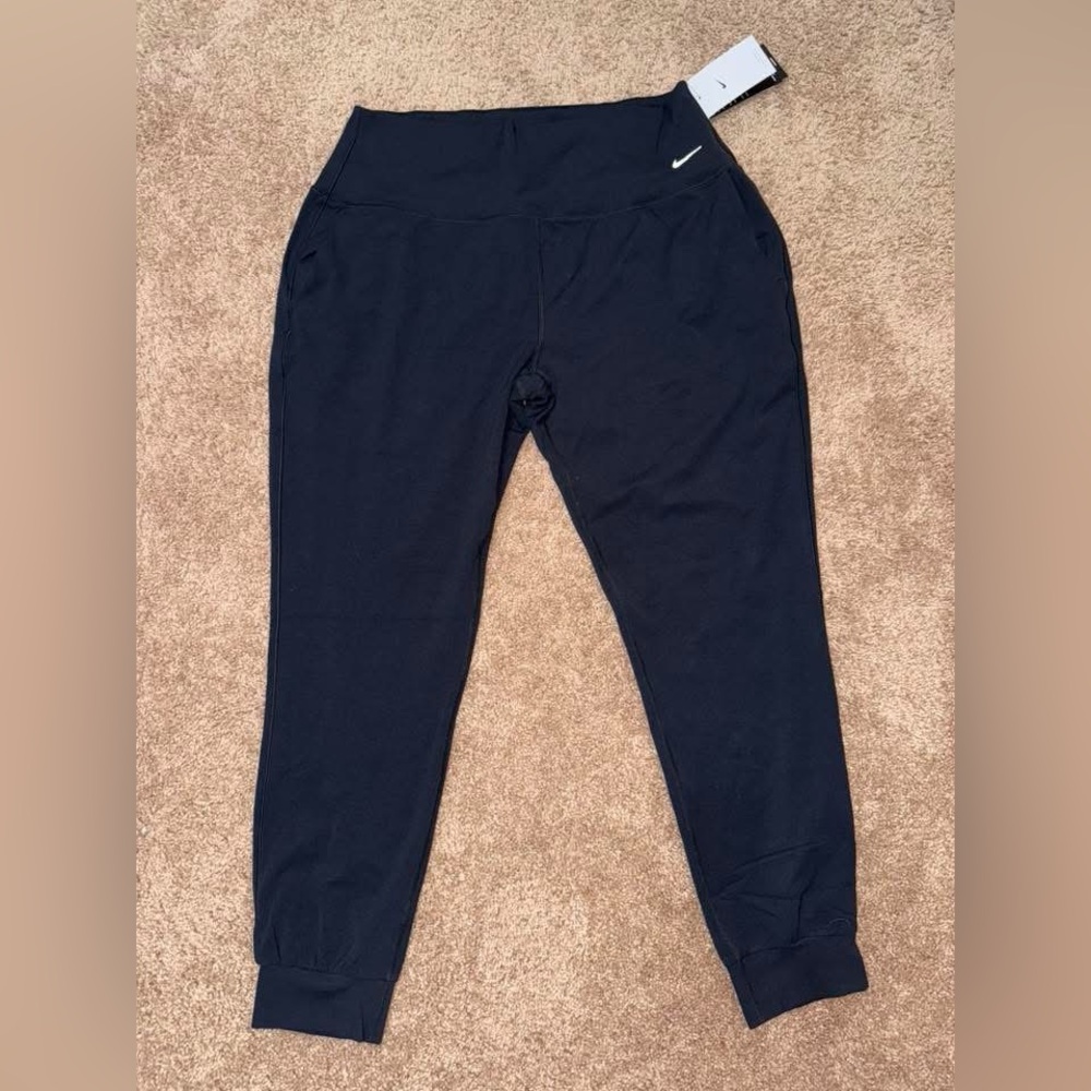 SOLD**Nike Zenvy Gray Dri-FIT joggers